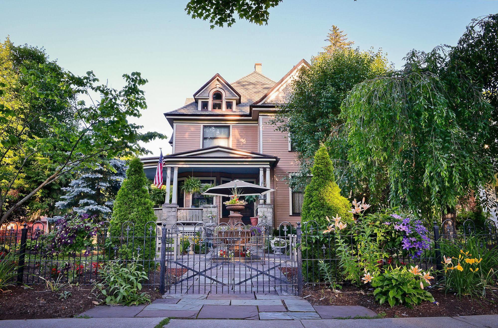 La Belle Auberge Wellsboro Exterior photo